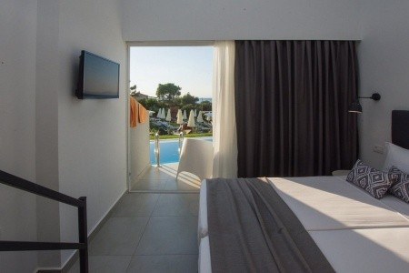 Golden Coast Resort - 13