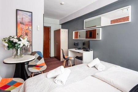 Poľsko Krakov Delta 8 dňový pobyt Raňajky Vlastná September 2026 (27/09/26- 4/10/26)