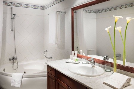 Kanárske ostrovy Tenerife Las Aguilas Tenerife, Affiliated By Melia 6 dňový pobyt Raňajky Letecky Letisko: Budapešť September 2026 (13/09/26-18/09/26)