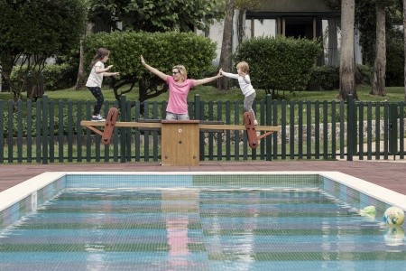 Grécko Korfu Kontokali Bay Resort & Spa 16 dňový pobyt Polpenzia Letecky Letisko: Praha July 2026 (24/07/26- 8/08/26)