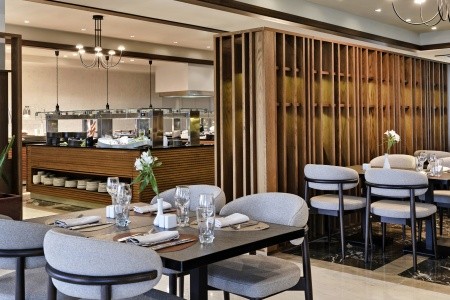 Grécko Korfu Kontokali Bay Resort & Spa 16 dňový pobyt Polpenzia Letecky Letisko: Praha July 2026 (24/07/26- 8/08/26)