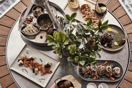 Grécko Korfu Kontokali Bay Resort & Spa 16 dňový pobyt Polpenzia Letecky Letisko: Praha July 2026 (24/07/26- 8/08/26)