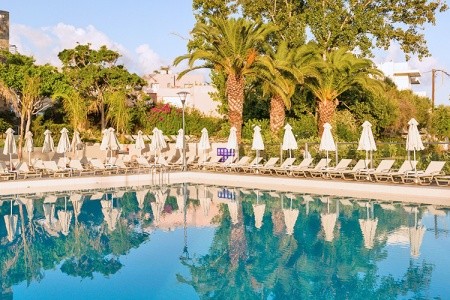 Grécko Kréta Porto Platanias Village 8 dňový pobyt Polpenzia Letecky Letisko: Praha June 2026 (13/06/26-20/06/26)