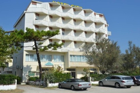 City Beach Resort - 2