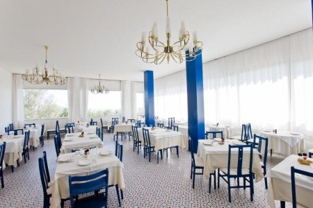 City Beach Resort - 18