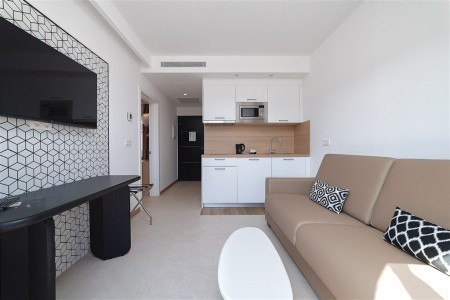 Arena Castillo Apartments - 17