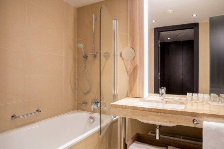 AC Hotel Bratislava Old Town - 11