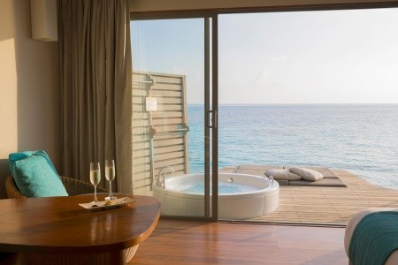 Maldivy Severný Atol Male Centara Ras Fushi Resort A Spa 16 dňový pobyt Raňajky Letecky Letisko: Praha October 2026 ( 5/10/26-20/10/26)