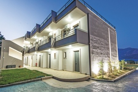 Grécko Kefalónia Phaedra Suites 4 dňový pobyt Raňajky Letecky Letisko: Praha June 2026 (14/06/26-17/06/26)