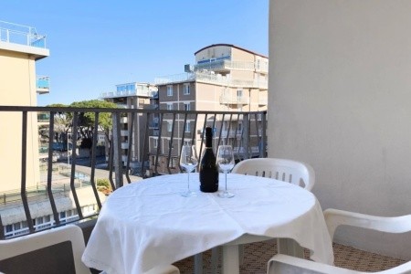 San Nicholas Apartman - 8