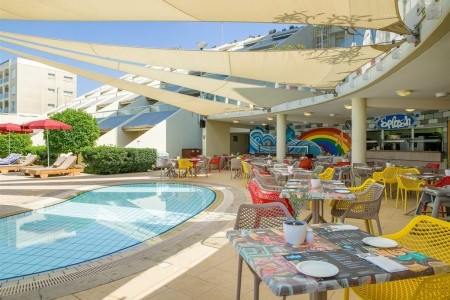 St. Raphael Resort - 16