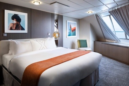 Celebrity Silhouette - 40