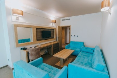 Bulharsko Slnečné Pobrežie Tiara Beach 15 dňový pobyt All Inclusive Letecky Letisko: Bratislava August 2026 (23/08/26- 6/09/26)