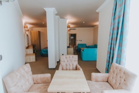 Bulharsko Slnečné Pobrežie Tiara Beach 15 dňový pobyt All Inclusive Letecky Letisko: Bratislava August 2026 (23/08/26- 6/09/26)