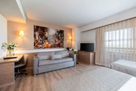 Concorde Deluxe Resort - 528