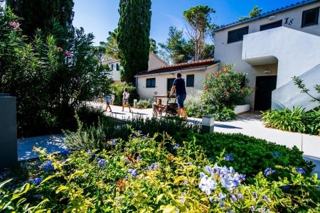 Chorvátsko Severná Dalmácia Zaton Holiday Resort 4 dňový pobyt Bez stravy Vlastná April 2026 (27/04/26-30/04/26)