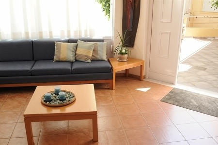 Veronica Apartments - 12