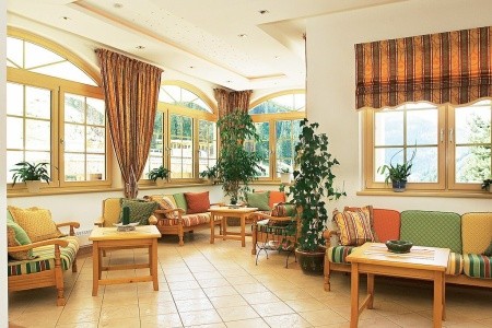 Familienhotel Berghof - 9