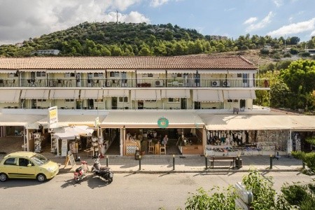 Tzakis Apartmanház
