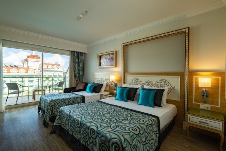 Crystal Waterworld Park Resort & Spa - 4