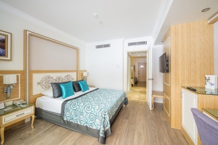 Crystal Waterworld Park Resort & Spa - 20