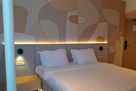 Zenith (Ex.marlin Beach) - 48