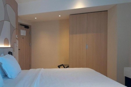 Zenith (Ex.marlin Beach) - 50