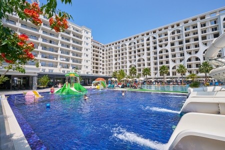 Albánsko Durrës Bonita Luxury Resort 8 dňový pobyt All Inclusive Letecky Letisko: Praha August 2026 (16/08/26-23/08/26)