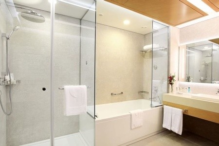 Spojené arabské emiráty Dubaj Grand Cosmopolitan 8 dňový pobyt Raňajky Letecky Letisko: Praha September 2026 ( 7/09/26-14/09/26)