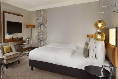 Reichshof Hamburg, Curio Collection By Hilton - 7