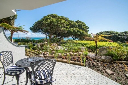 Ocean View Guesthouse - 12