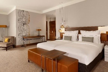 Reichshof Hamburg, Curio Collection By Hilton - 8