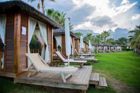 Crystal Flora Beach Resort - 8