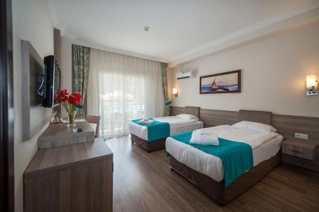 Crystal Aura Beach Resort & Spa - 16