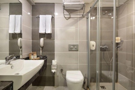 Crystal Aura Beach Resort & Spa - 18