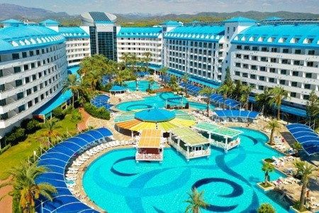 Crystal Admiral Resort & Spa - 4