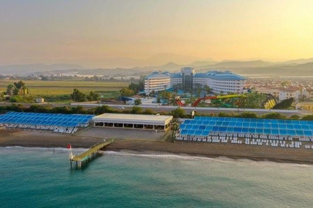 Crystal Admiral Resort & Spa - 13