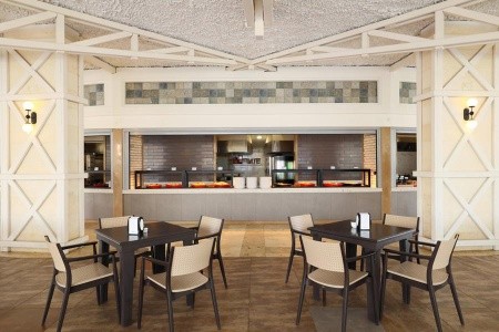 Crystal Admiral Resort & Spa - 18