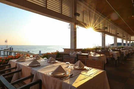 Crystal Admiral Resort & Spa - 23