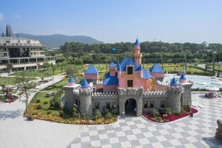 Crystal Prestige Elite (Ex. Le Chateau De Prestige) - 12