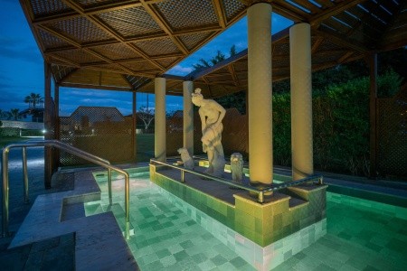 Neptune Resort - 373