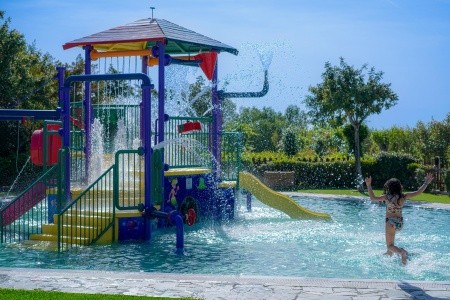 Neptune Resort - 422