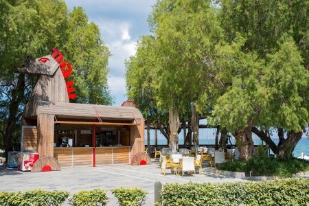 Neptune Resort - 440