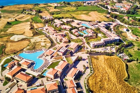 Grécko Kefalónia Apollonion Asterias Resort & Spa 9 dňový pobyt Polpenzia Letecky Letisko: Praha September 2026 (13/09/26-21/09/26)