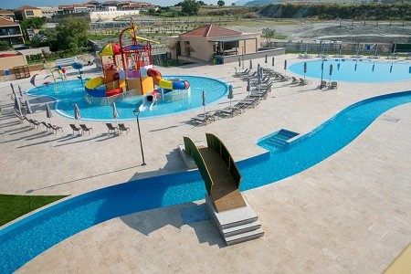 Grécko Kefalónia Apollonion Asterias Resort & Spa 9 dňový pobyt Polpenzia Letecky Letisko: Praha September 2026 (13/09/26-21/09/26)