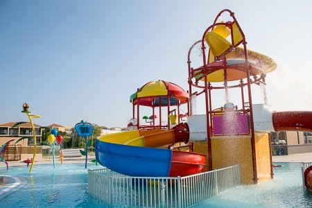 Grécko Kefalónia Apollonion Asterias Resort & Spa 9 dňový pobyt Polpenzia Letecky Letisko: Praha September 2026 (13/09/26-21/09/26)