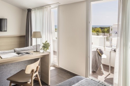 Španielsko Costa del Maresme Aquahotel Aquamarina 11 dňový pobyt Plná penzia Letecky Letisko: Praha August 2026 ( 5/08/26-15/08/26)