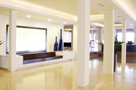 Španielsko Costa Brava Garbi Park 15 dňový pobyt Plná penzia Letecky Letisko: Praha September 2026 (19/09/26- 3/10/26)