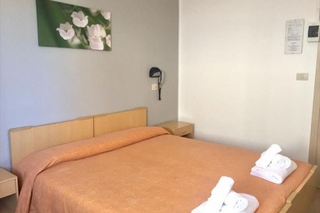 Taliansko Rimini Ausonia 4 dňový pobyt Bez stravy Vlastná June 2026 (27/06/26-30/06/26)