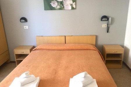 Taliansko Rimini Ausonia 4 dňový pobyt Bez stravy Vlastná June 2026 (27/06/26-30/06/26)